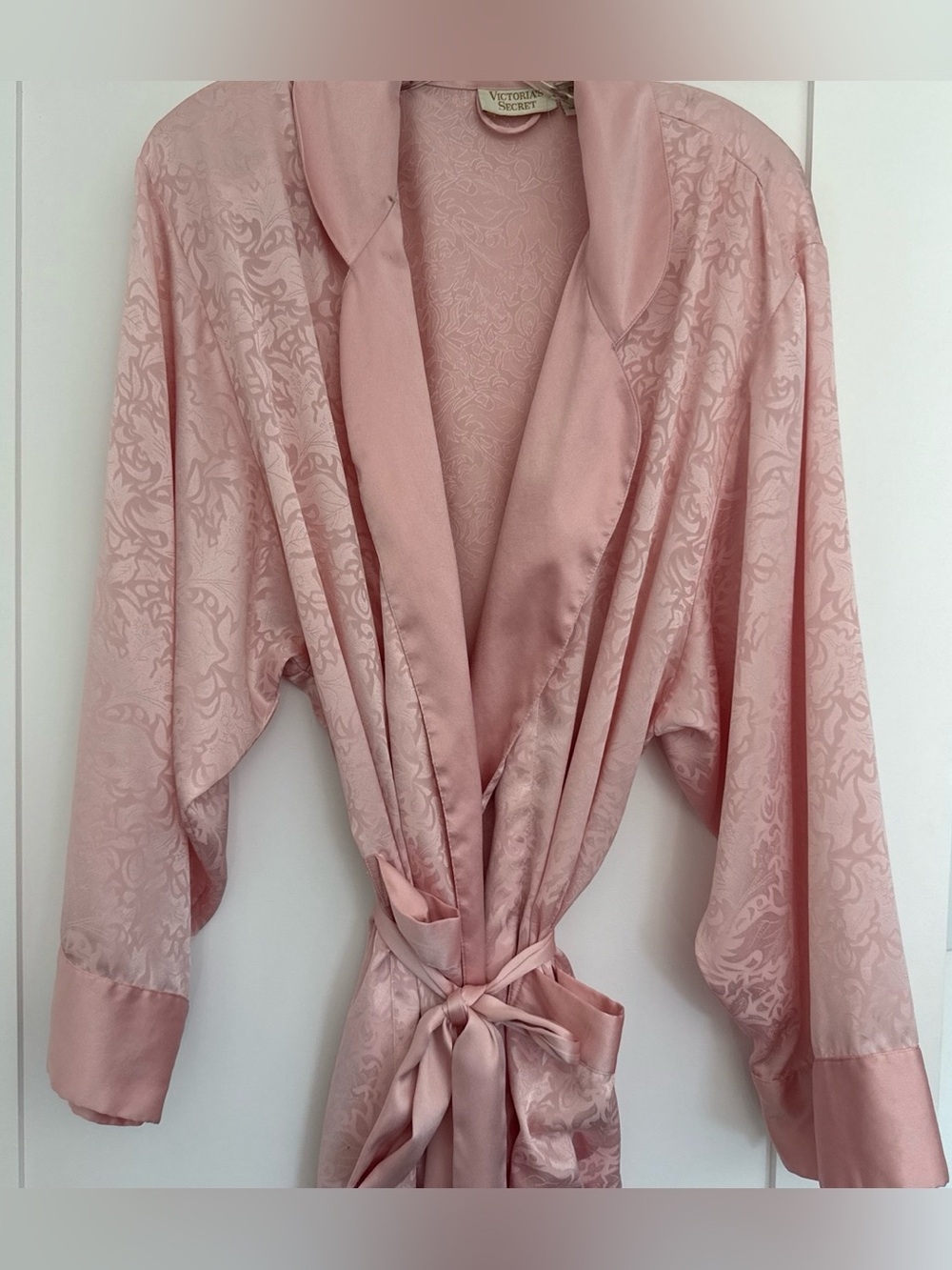 Vintage Victoria's Secret Golf Label Blush Pink Satin Robe. Size L.